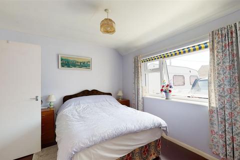 22 Green Lane, Eythorne, Dover, CT15 4DD
