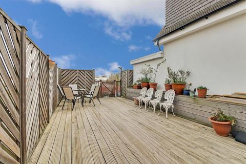 97a Ness Road, Shoeburyness, Southend-on-sea, SS3 9DA