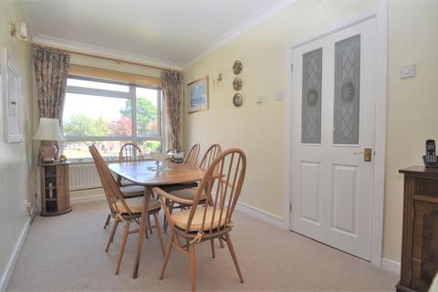 7 Collington Close, Eastbourne, BN20 7EX