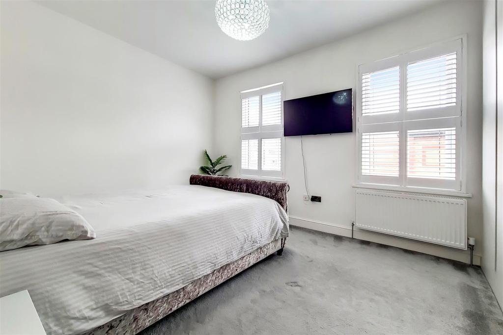 9 Main Bedroom-1.jpg