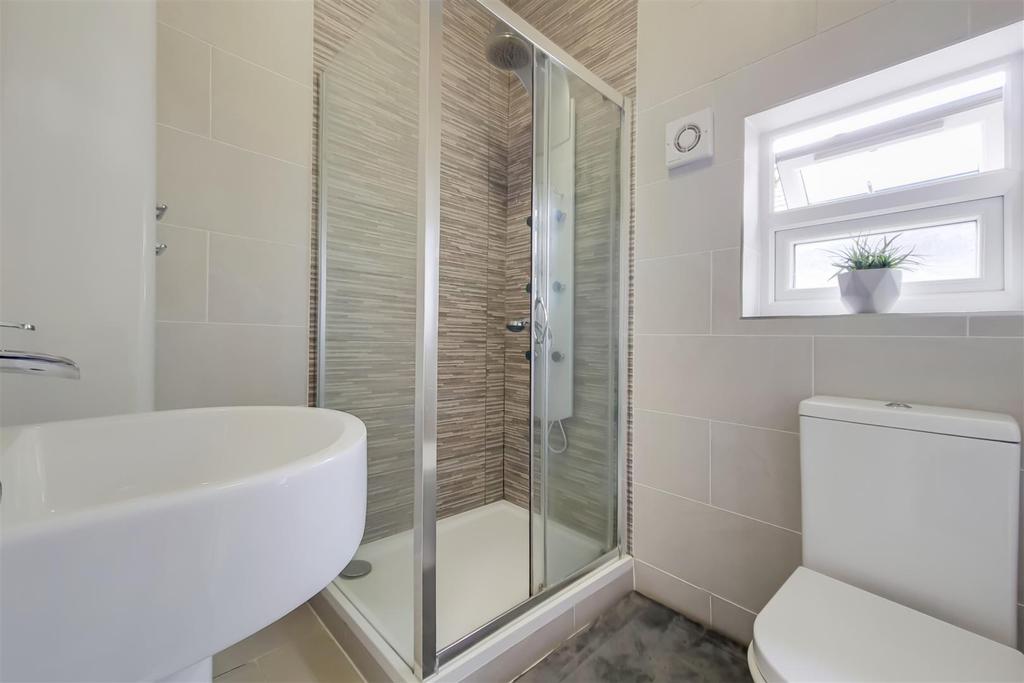 12 Shower Room-0.jpg