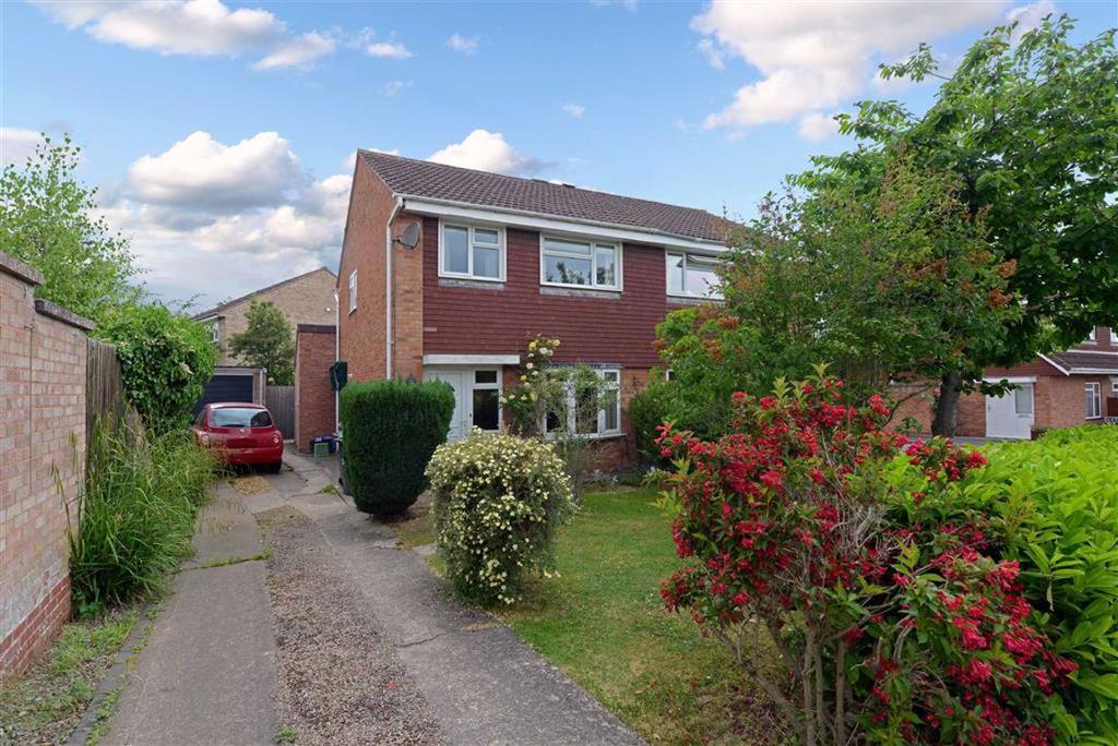 Lythwood Road, Bayston Hill... 3 bed semidetached house £230,000