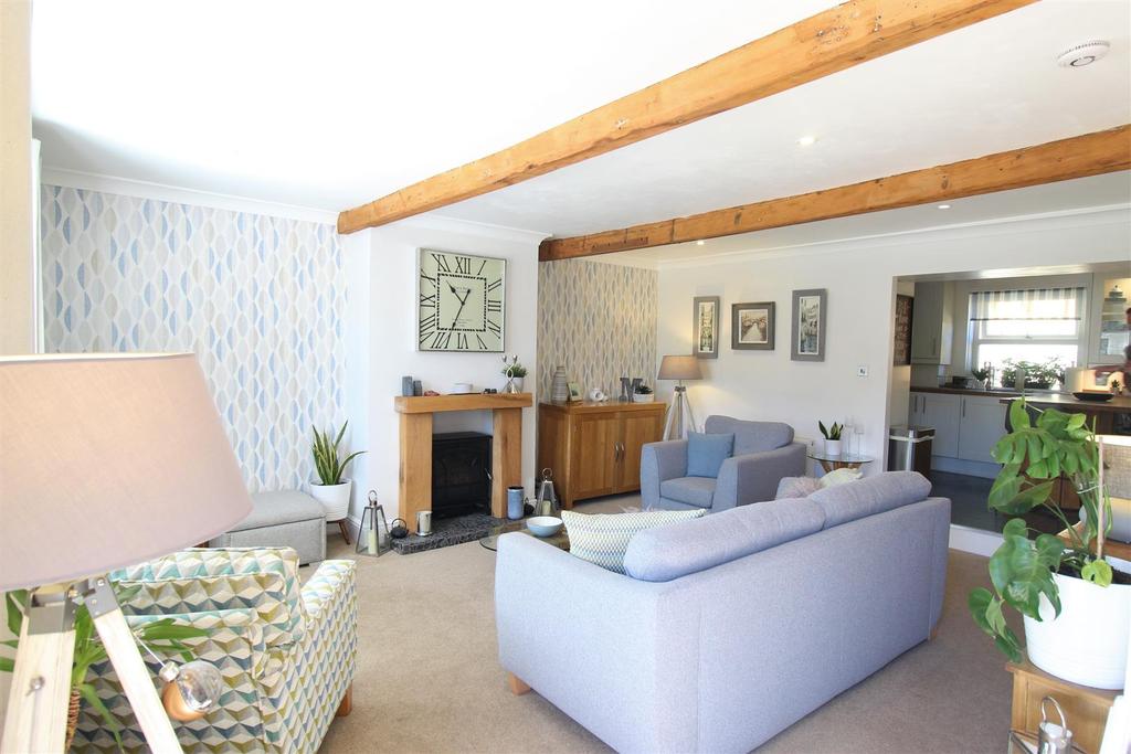 Greenhead Lane, Dalton, Huddersfield, HD5 8EB 3 bed terraced house £