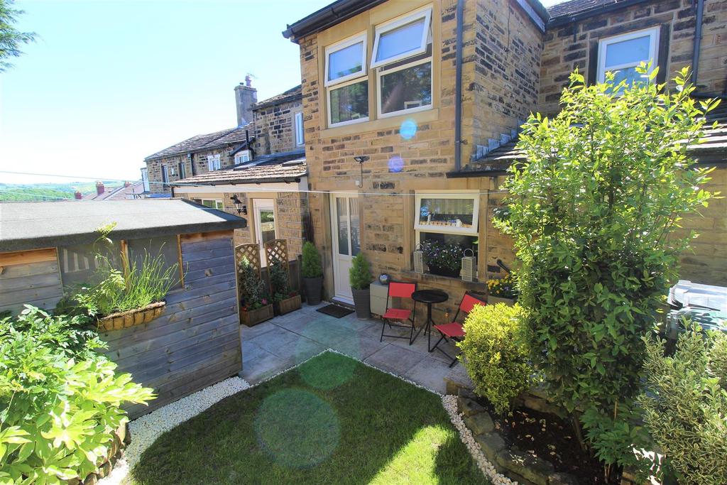 Greenhead Lane, Dalton, Huddersfield, HD5 8EB 3 bed terraced house £