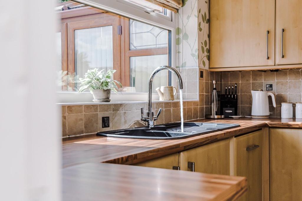 Foxcroft, Burnley 4 bed detached house £265,000