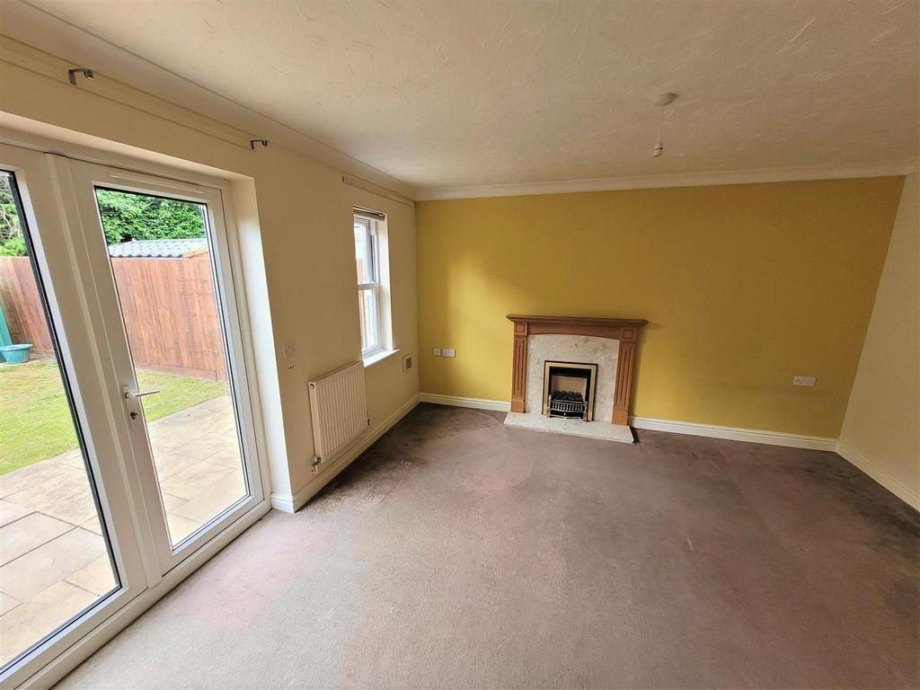 The Maltings, Long Sutton 2 bed terraced house £650 pcm (£150 pw)