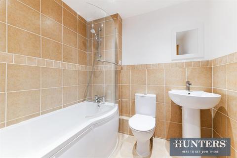 7 The Orchard, Epsom, KT17 1NN