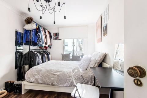 28 Abinger Mews, London, W9 3SP
