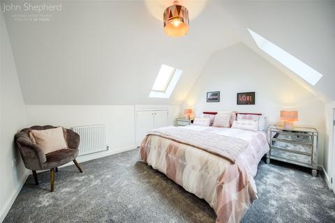 4 bedroom semi-detached house for sale - Plough Hill Road, Nuneaton, CV10