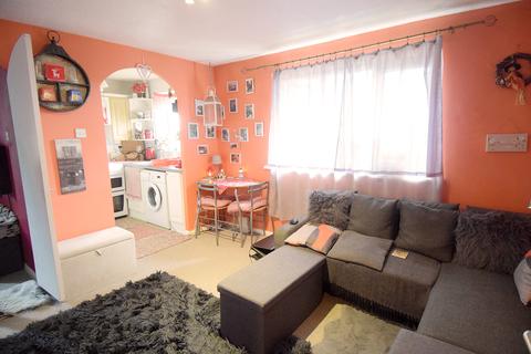 39 Chartwell Close, Greenford, UB6 8LP