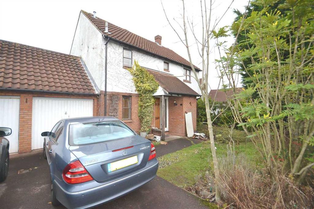 Clayhall Avenue, Clayhall, Ilford 4 bed semidetached house £2,100