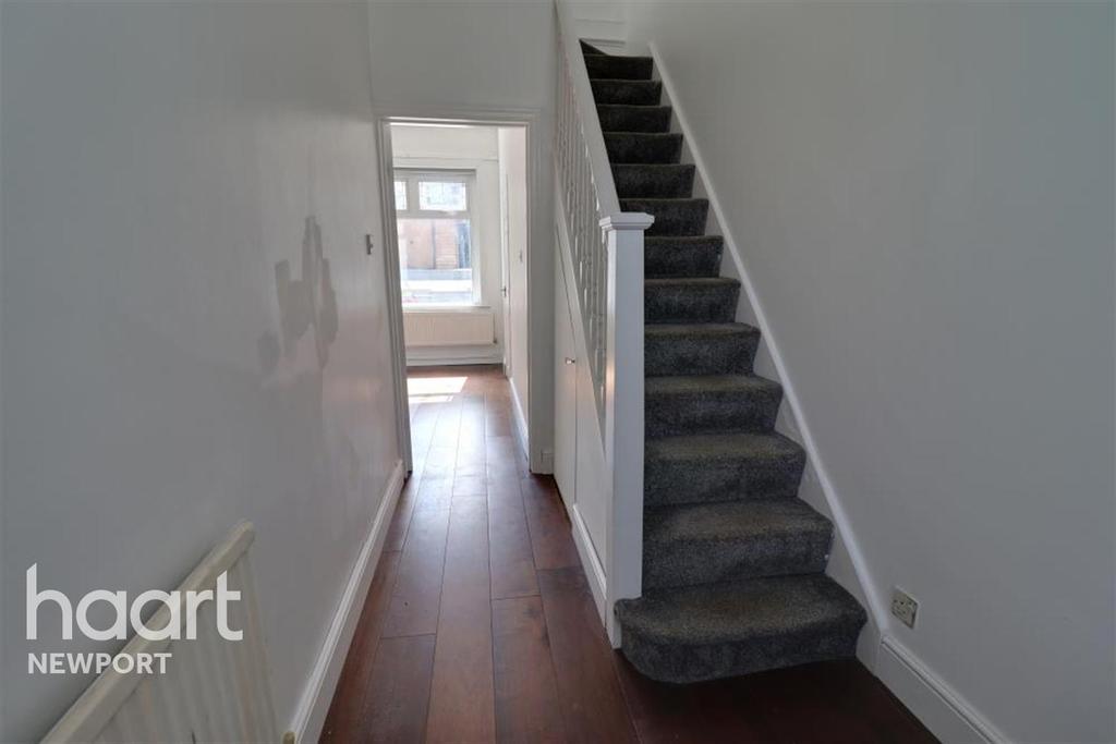 Cumberland Road, Newport 3 bed terraced house £900 pcm (£208 pw)