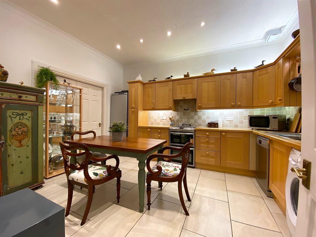 Kitchen / Breakfast Room