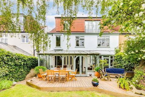 22 Berkeley Road, London, SW13 9LZ