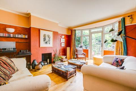 22 Berkeley Road, London, SW13 9LZ