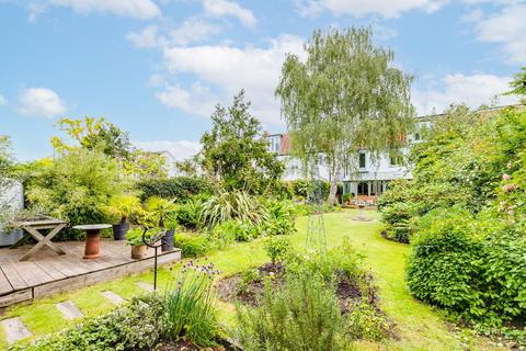 22 Berkeley Road, London, SW13 9LZ