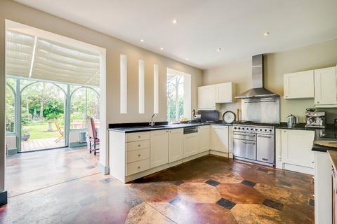 22 Berkeley Road, London, SW13 9LZ