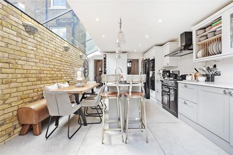 4 bedroom terraced house to rent - Tonsley Hill, London, SW18