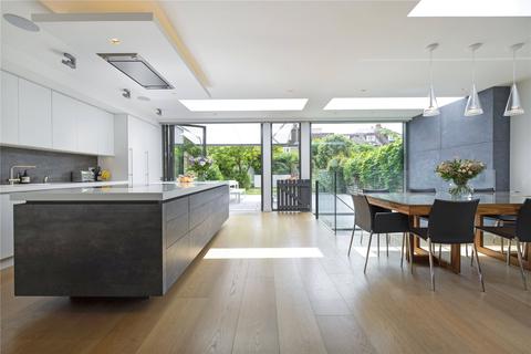 80 Thurleigh Road, London, SW12 8UD
