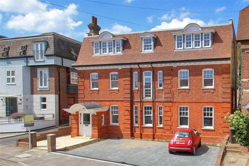 Lyons Crescent, Tonbridge, Kent, TN9 1 bed apartment - £189,950