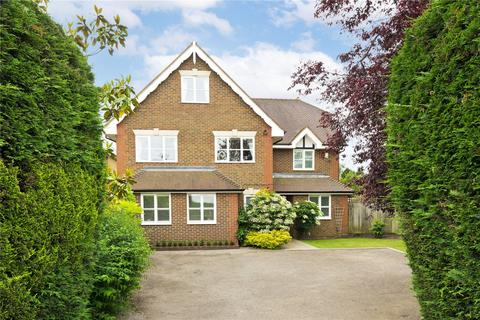 8b Beauchamp Road, East Molesey, KT8 0PA