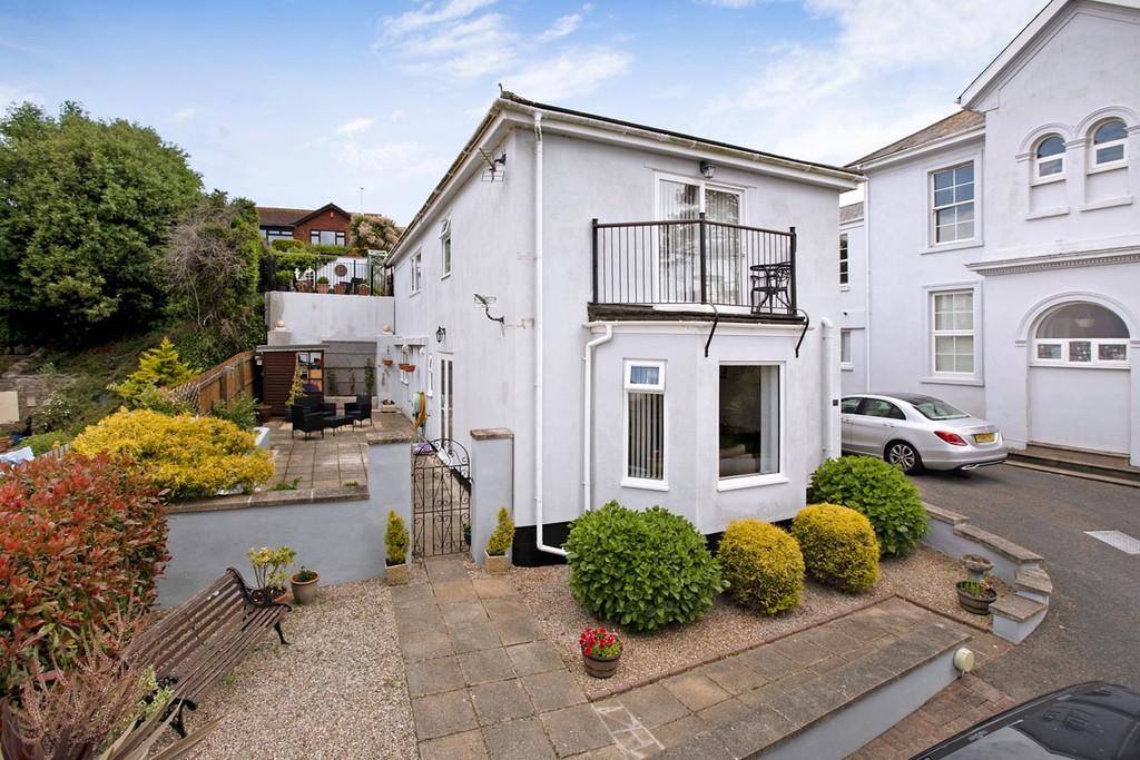 First Drive, Teignmouth 2 bed apartment £320,000