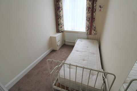 2 bedroom maisonette to rent, Fairfield Road, West Drayton