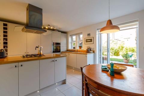 20 Maple Gardens, Leeds, LS6 1FL
