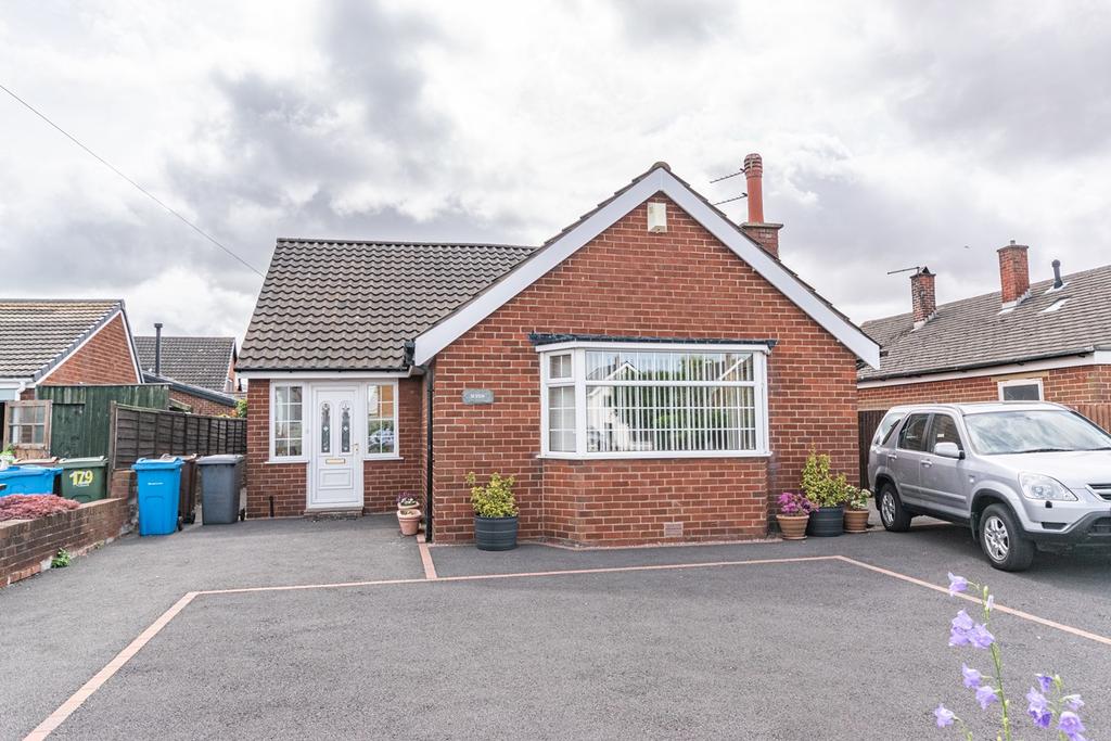 Smithy Lane, Lytham St Annes, FY8 2 bed detached bungalow £235,000