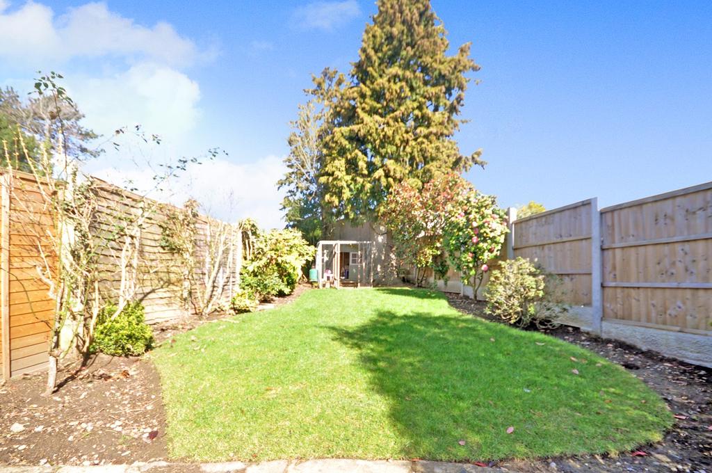 Kavanaghs Road, Brentwood, CM14 3 bed semidetached house £525,000