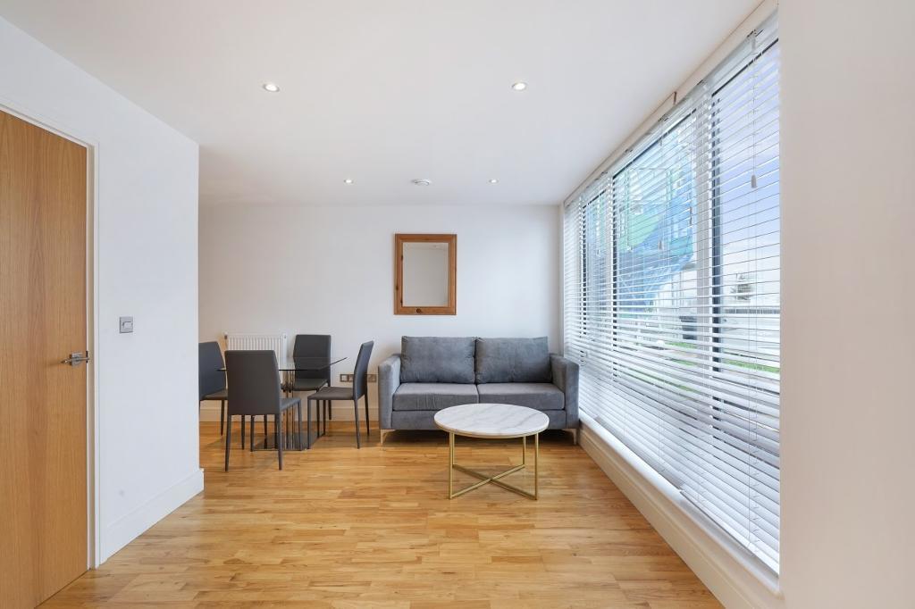 Beacon Point New Capital Quay, Greenwich, London, SE10 9DX 2 bed flat