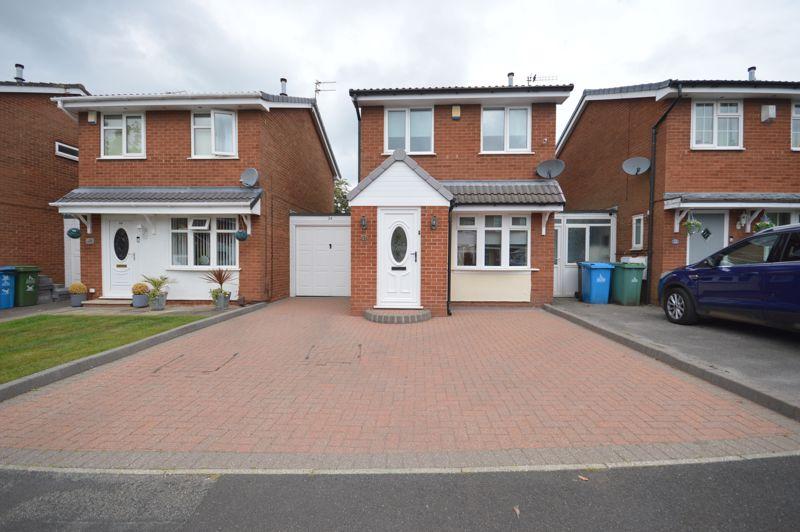 Addingham Avenue, Widnes 2 bed link detached house £140,000