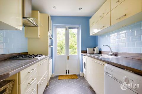 120a Marlborough Road, London, N22 8NN