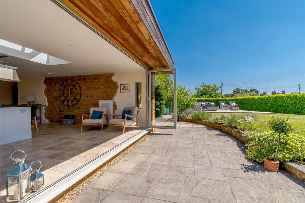 Private South Facing Terrace