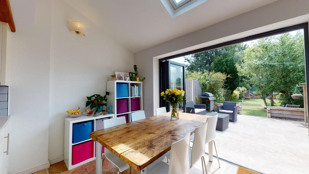 Mill Road, Sturry, Canterbury 3 bed semidetached house £290,000