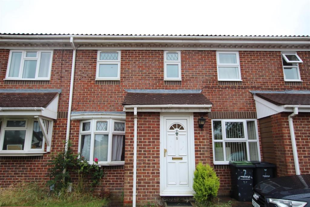 Dandelion Close, Gosport 2 bed terraced house £775 pcm (£179 pw)