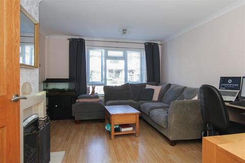 18 Fox Hatch, Kelvedon Hatch, Brentwood, CM15 0AR