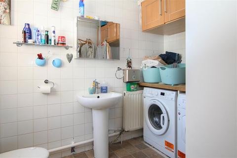 18 Fox Hatch, Kelvedon Hatch, Brentwood, CM15 0AR