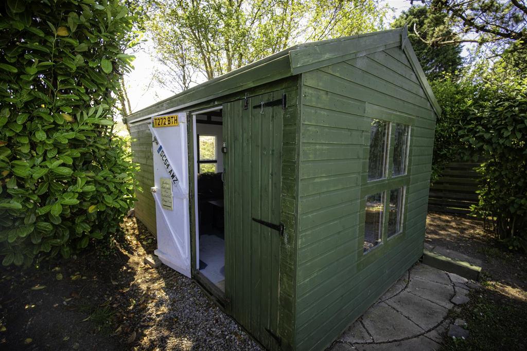 Shed.jpg