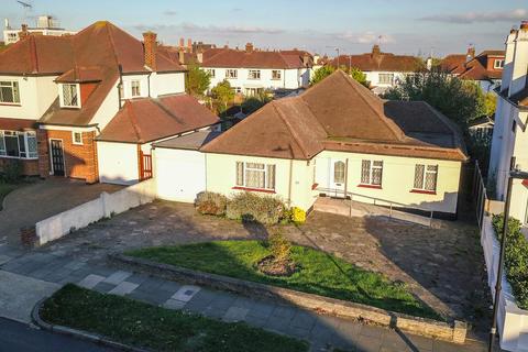 20 Berkeley Gardens, Leigh-on-sea, SS9 2TE