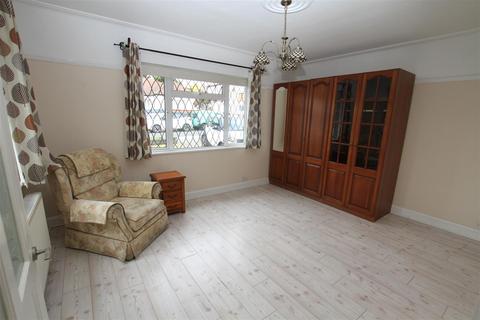 20 Berkeley Gardens, Leigh-on-sea, SS9 2TE