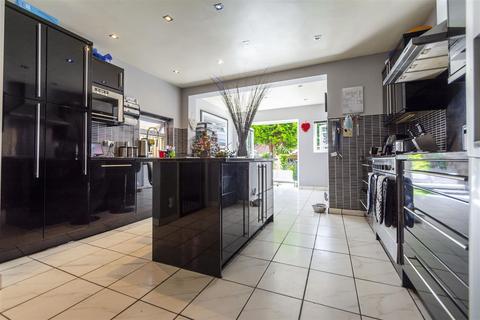 5 Warwick Road, Long Eaton, Nottingham, NG10 2EB