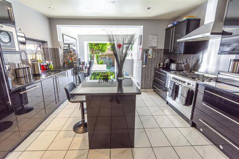 5 Warwick Road, Long Eaton, Nottingham, NG10 2EB