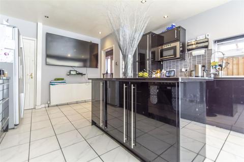5 Warwick Road, Long Eaton, Nottingham, NG10 2EB