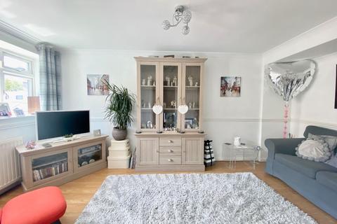 2 Athelstan Close, Romford, RM3 0QJ