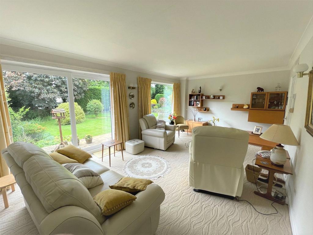 The Glebe, Stannington... 4 bed detached house £280,000