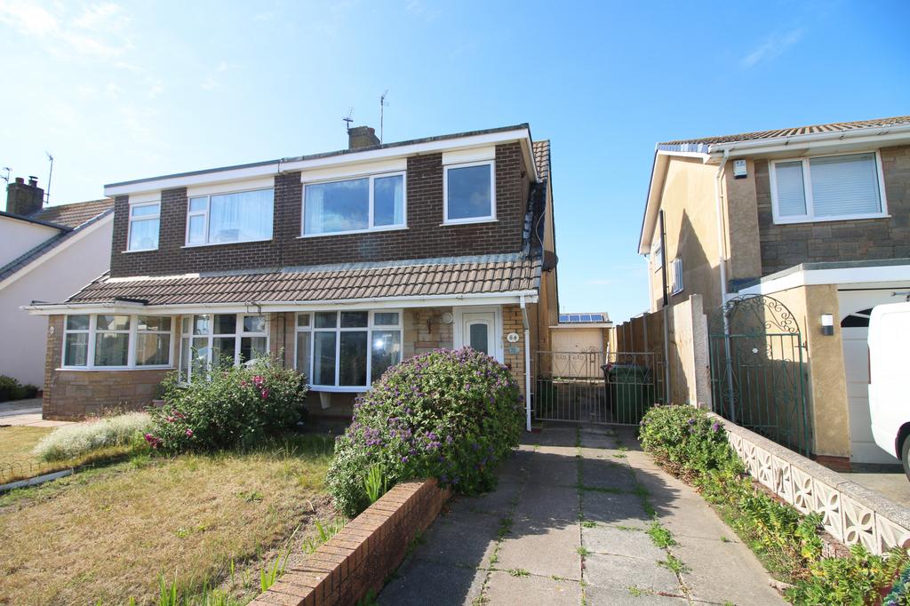 Larkholme Parade, Fleetwood, FY7 3 bed semidetached house £135,000