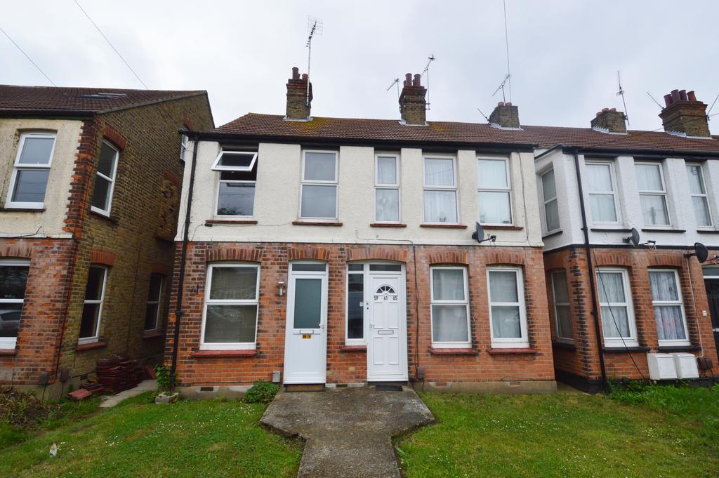Carlingford Drive, WestcliffOnSea, SS0 1 bed flat £575 pcm (£133 pw)