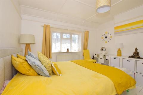 10 Barrow Grove, Sittingbourne, ME10 1LB