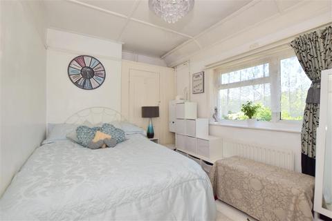 10 Barrow Grove, Sittingbourne, ME10 1LB